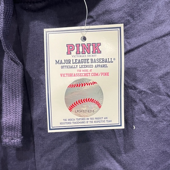New with tags PINK NY Yankees pants size Medium Limited Edition - Picture 4 of 4